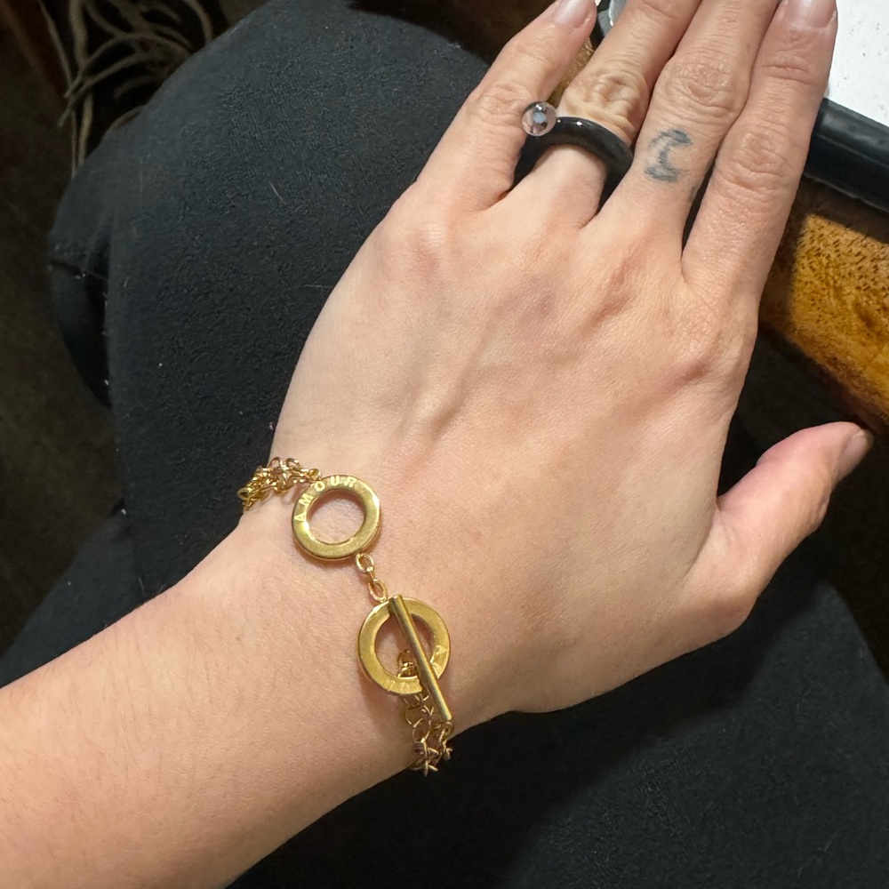 Elegant Gold Bracelet